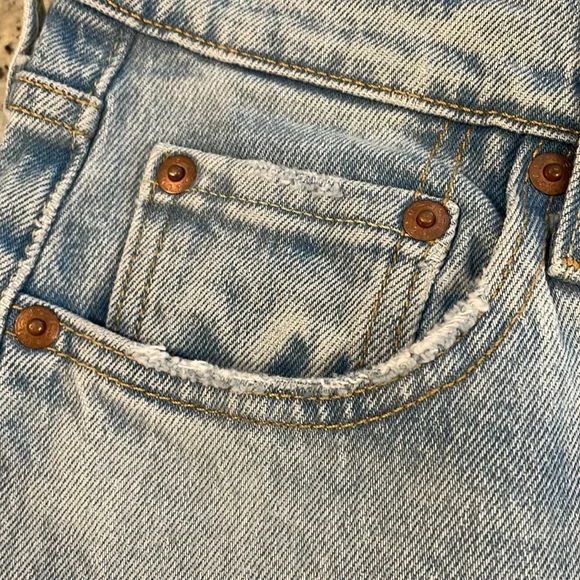 Levi’s 501 button fly skinny light wash denim 25x28 jeans - Picture 12 of 12